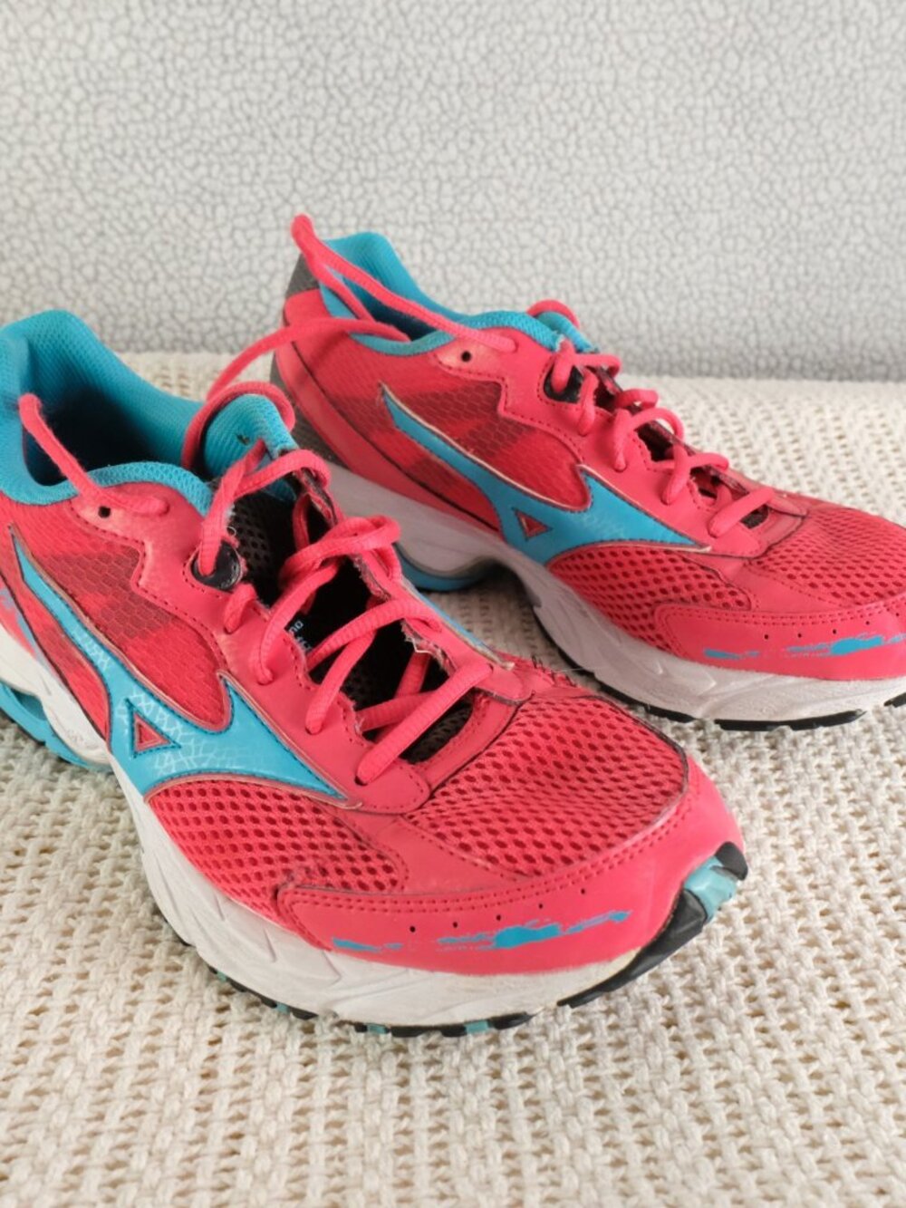 Mizuno Wave Legend 2 Shoes Womens 9.5 Pink Blue Running Athletic X10